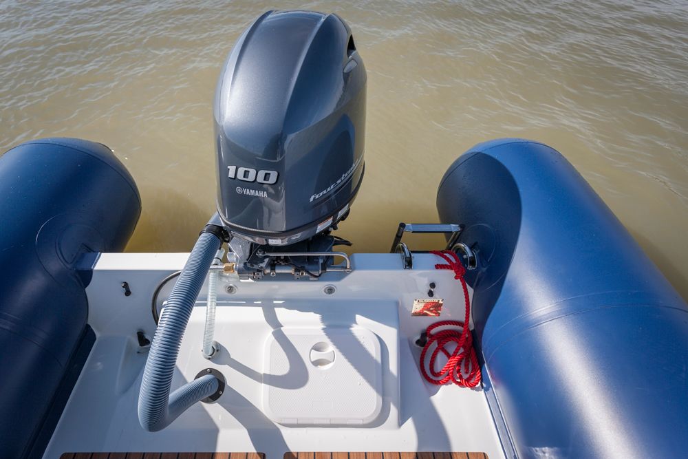 Yamaha F100 combinado con Vanguard DR 560 Family