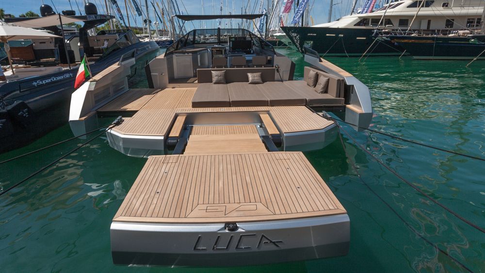 Salon Palma Evo Yachts 43