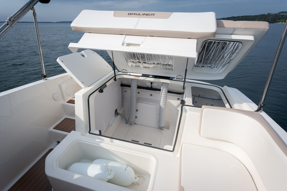 Prueba Bayliner VR5 Cuddy