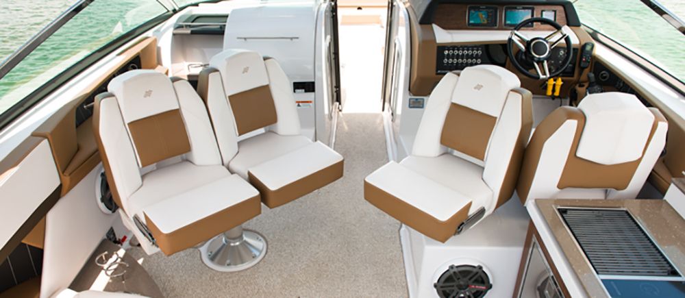 Four Winns H350 butacas puesto de mando