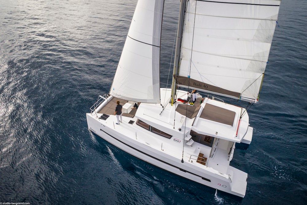 Novedades veleros Salon Nautico de Barcelona bali-4.0-lounge-3--1