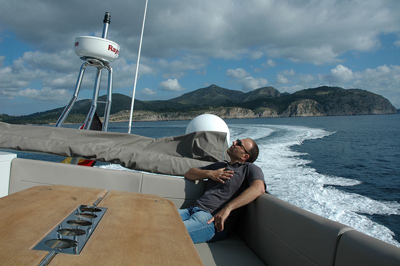 Sealine F530 navegando Cabo Pinar