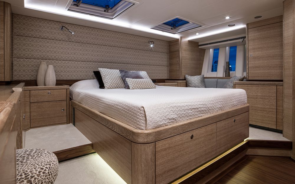 Oyster 675 cabina principal