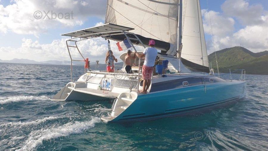 Un FOUNTAINE PAJOT MALDIVES 32 de 1989 sur mer