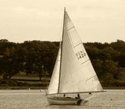 Herreshoff Fish Marlin under sail