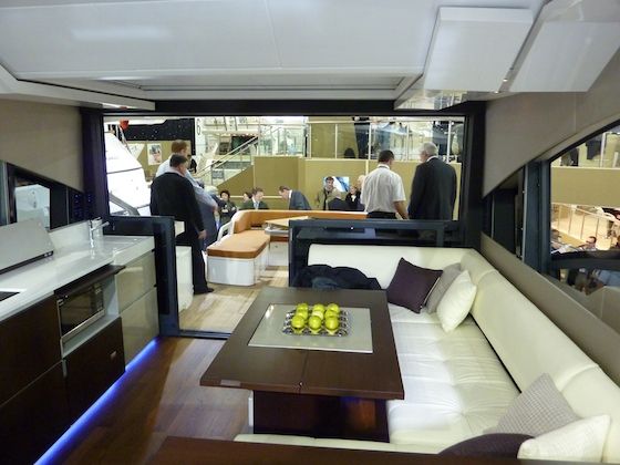 targa-58-9189 The doors at the aft end of the saloon pull out of the way (to the right).