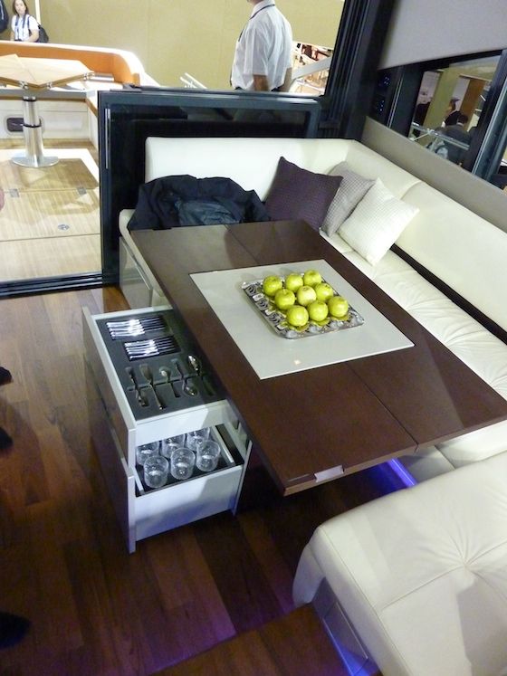 targa-58-9192 For dining in the saloon or on the aft deck, full cutlery and glassware is readily at hand.