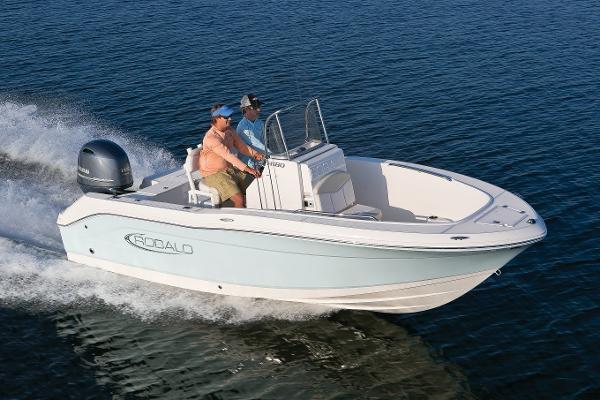Robalo R180 Center Console