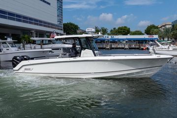 2023 Boston Whaler 330 Outrage