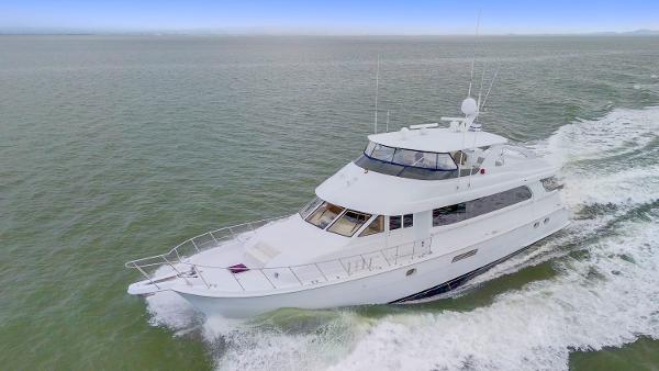 2001 Hatteras 75 Sport Deck