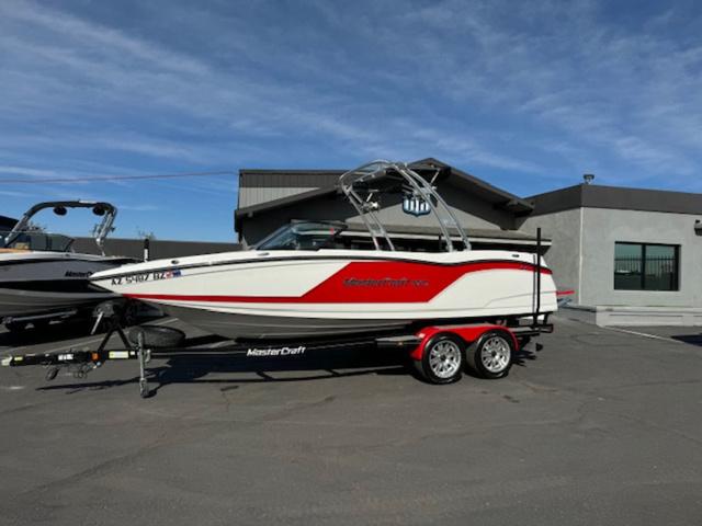 2017 MasterCraft NXT 22