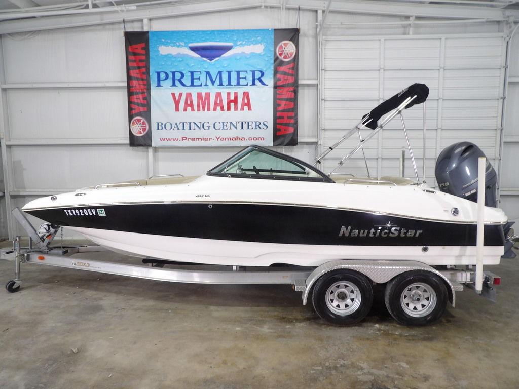 NauticStar 203DC
