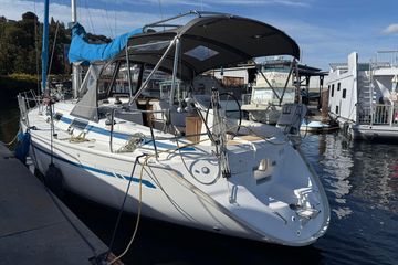 2002 Bavaria 37 Sloop