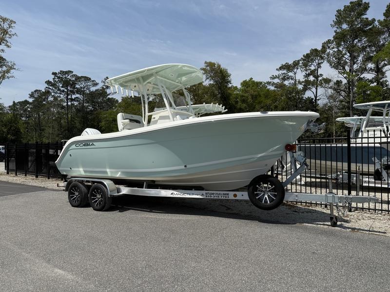 2025 Cobia 220 Center Console