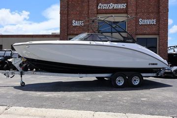 2025 Yamaha Boats 252SE-MIST GRAY-GALVANIZE