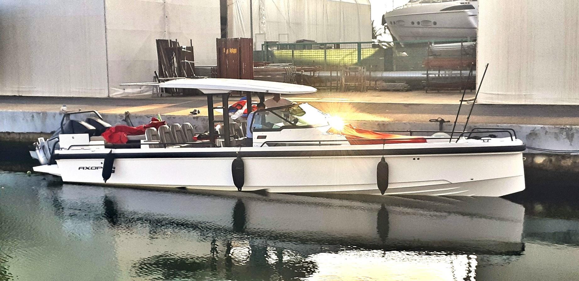 2019 Axopar 37 T-Top Brabus