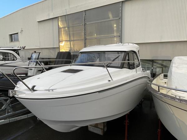 2023 Beneteau Antares 7 OB Cruising