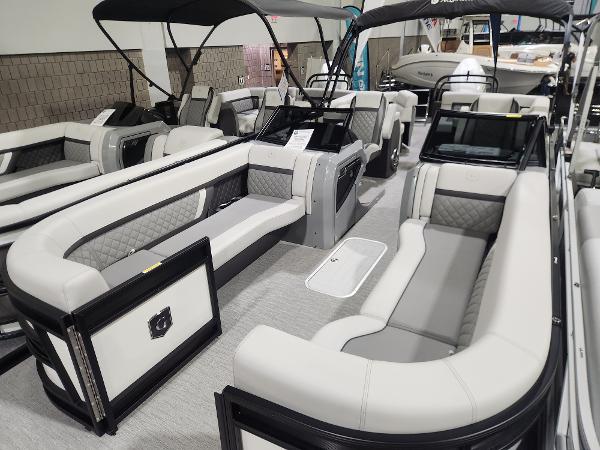 2025 Godfrey AquaPatio 255 ULW