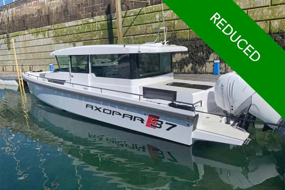 2017 Axopar 37 AC