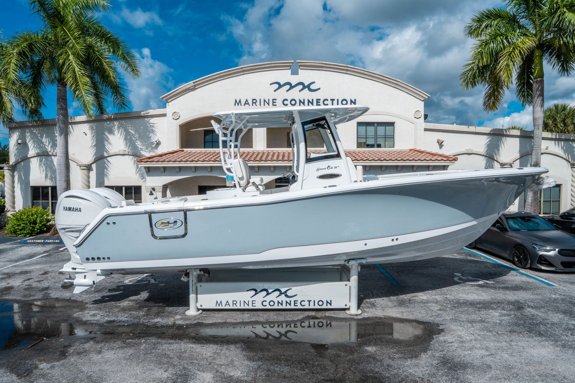 2026 Sea Hunt Gamefish 28 Coffin Box