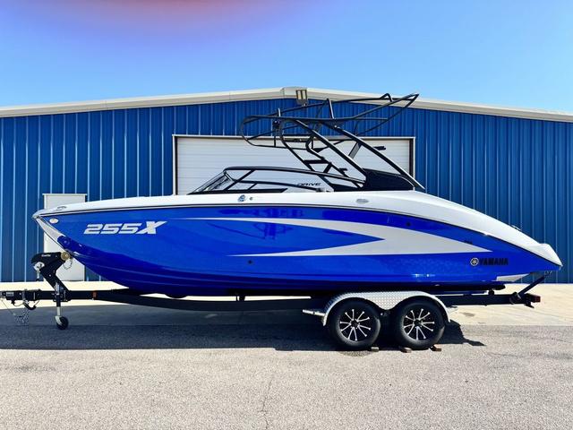 2025 Yamaha Boats 255XD