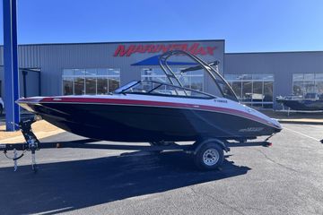2025 Yamaha Boats AR195