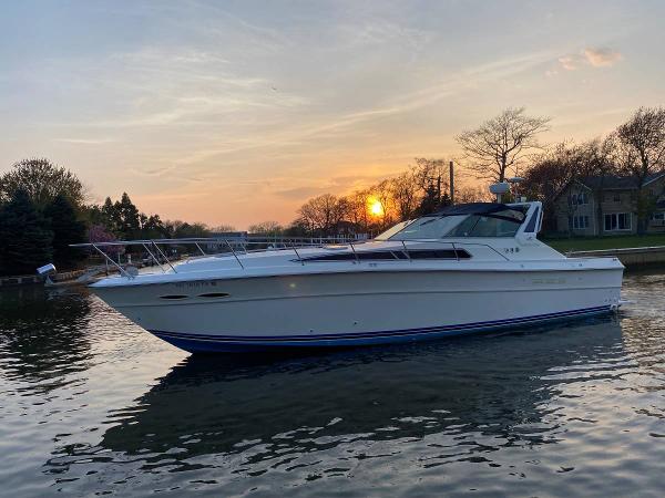 1987 Sea Ray 390 Express Cruiser