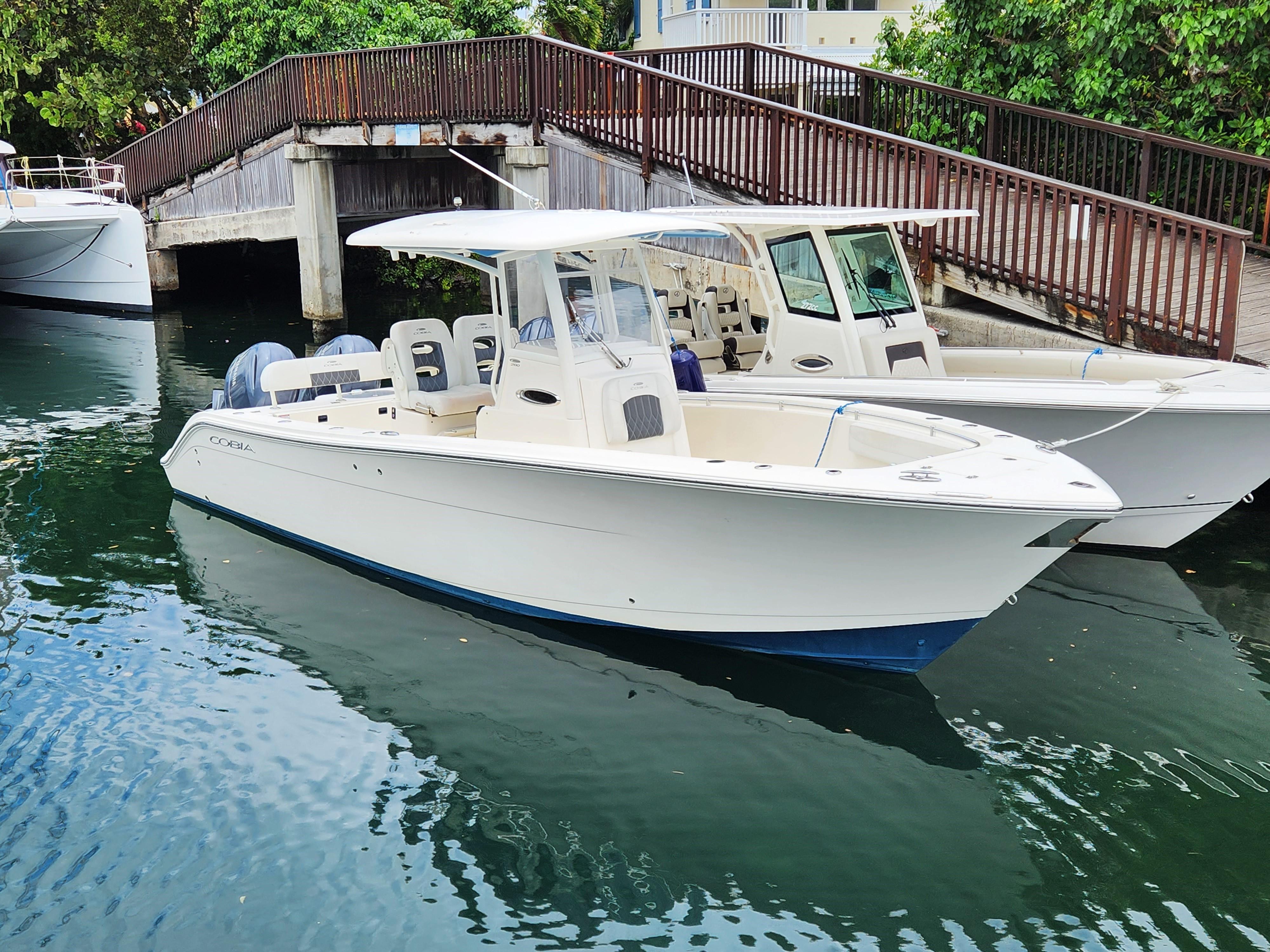 Cobia 280 Center Console