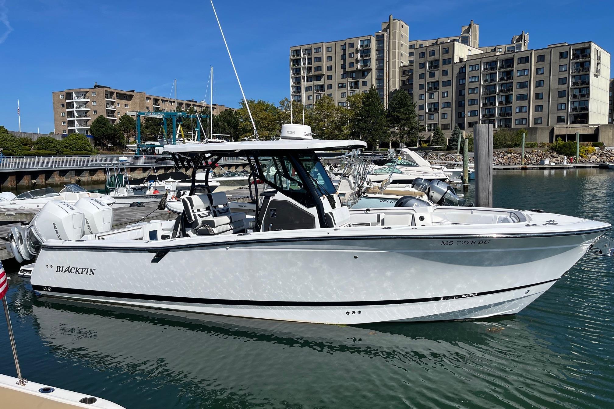 2023 Blackfin 302 CC
