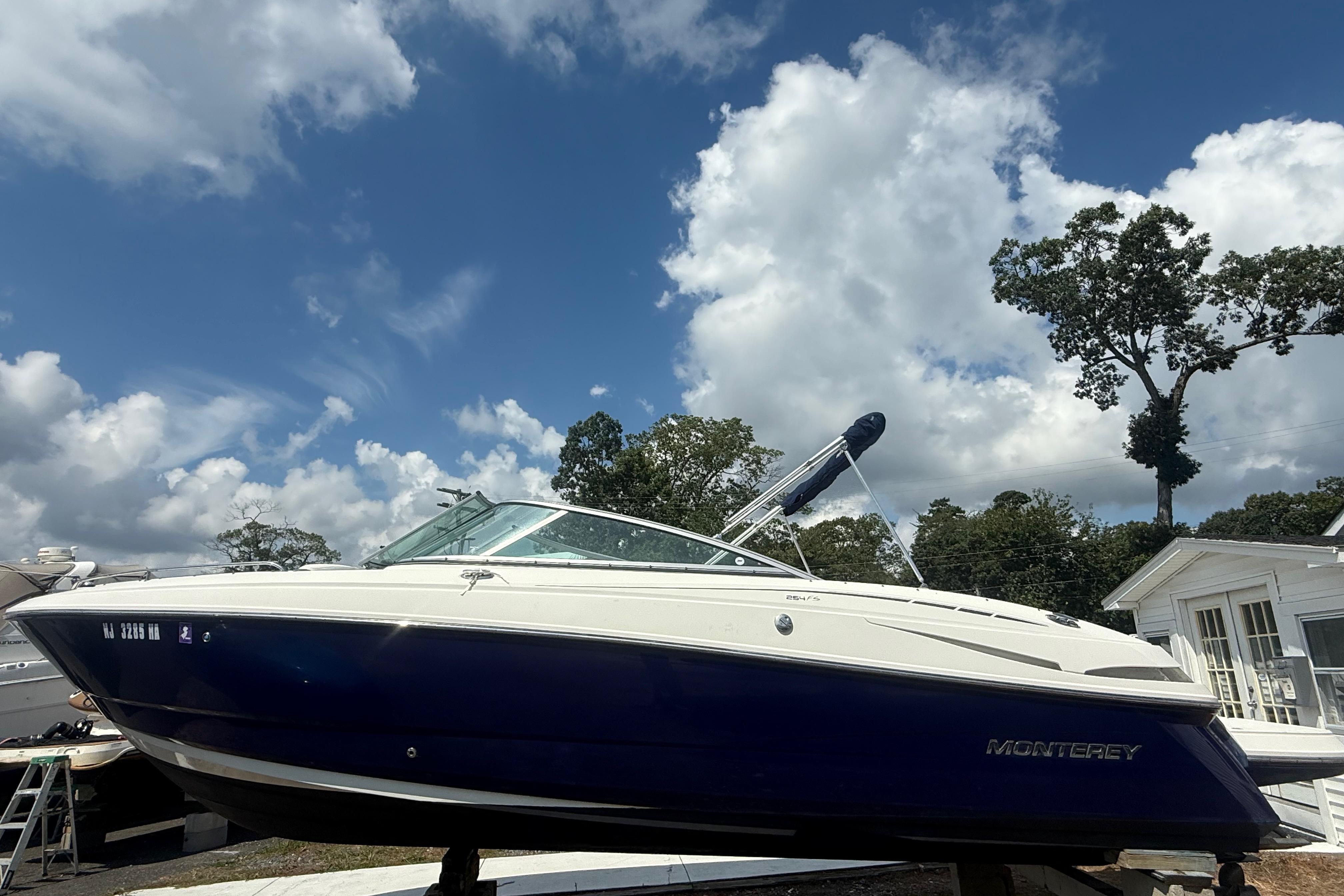 2008 Monterey 254FS