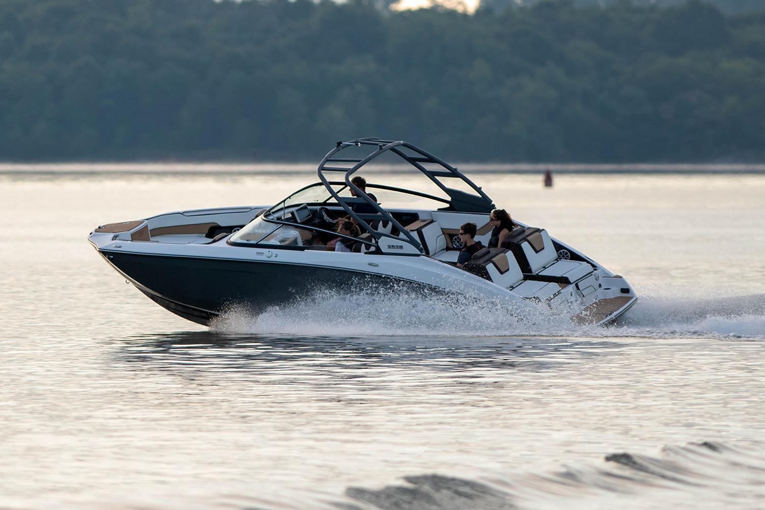 Yamaha Boats 252S 2023-Yamaha-Boats-252S-MarineMax