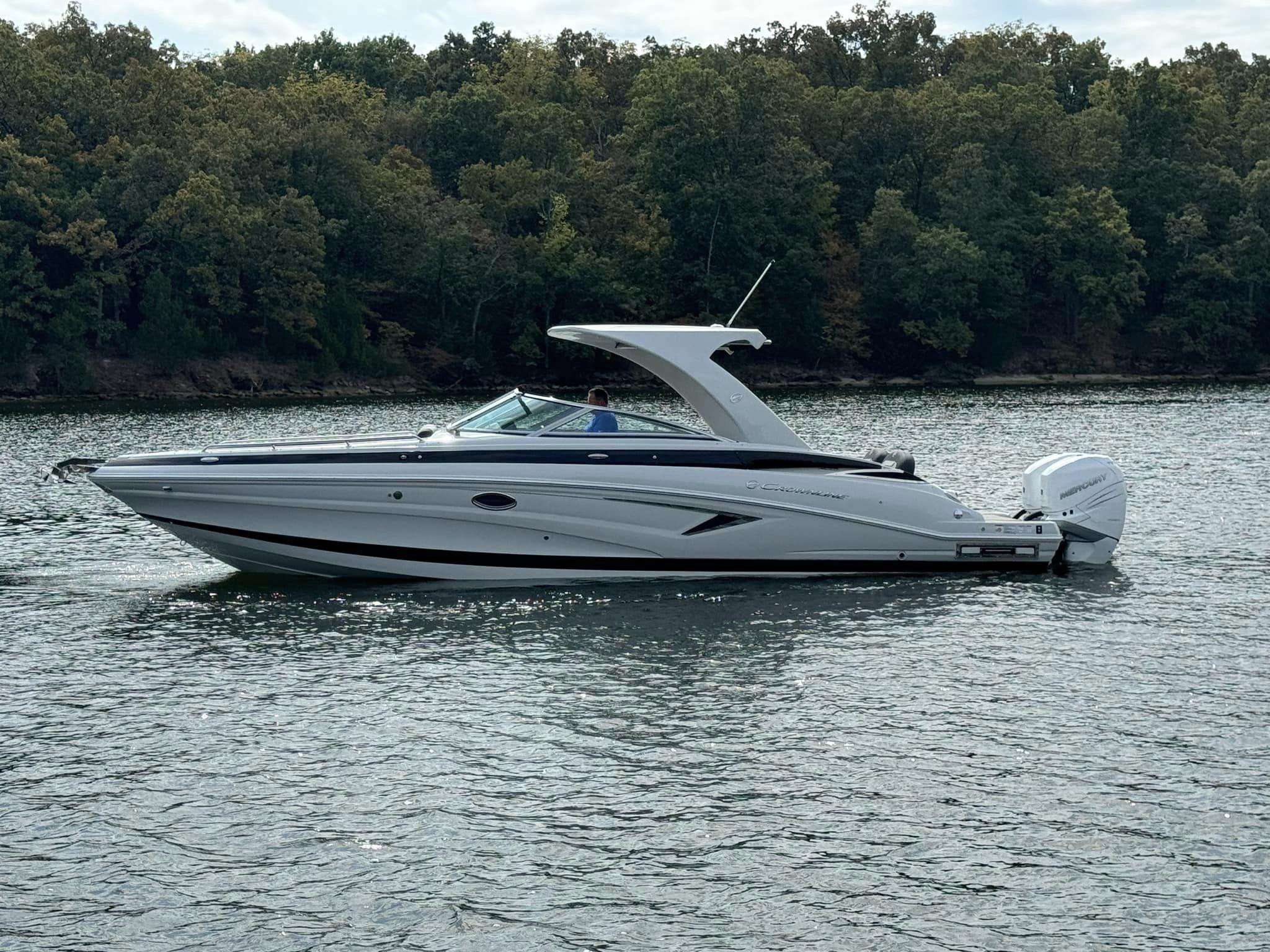 2025 Crownline 330 XSS