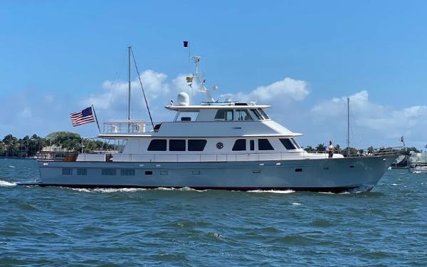 2003 New England Boatworks Enclosed Raised Pilothouse