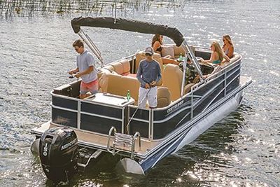 Crestliner 220 Rally DX FS Manufacturer Provided Image Boat