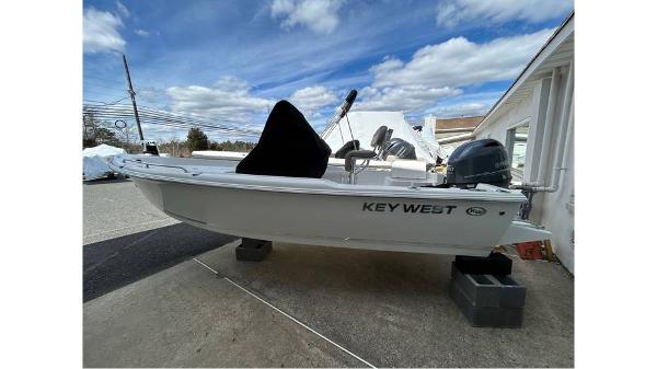 2024 Key West 1720 Center Console