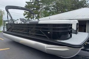 Bennington 22 SSR 2026 Bennington 22 SSR pontoon boat with sleek design and modern features.