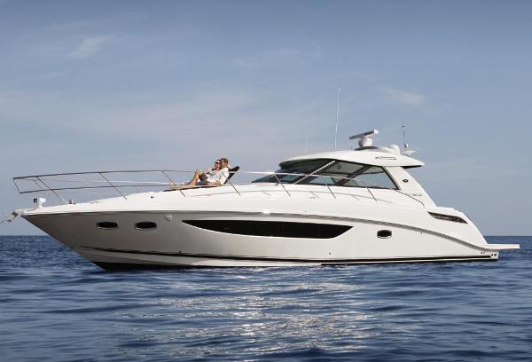 Sea Ray 450 Sundancer Manufacturer Provided Image