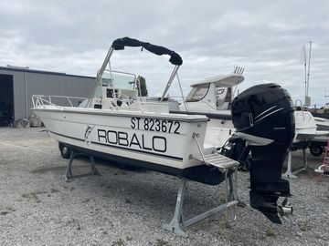 1993 Robalo 2320 Center Console