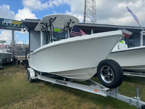 2025 Parker 23SE Center Console