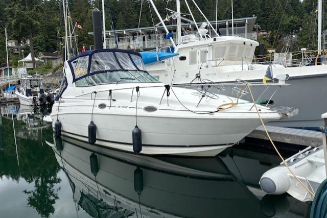 2000 Cruisers Yachts 2870 Express