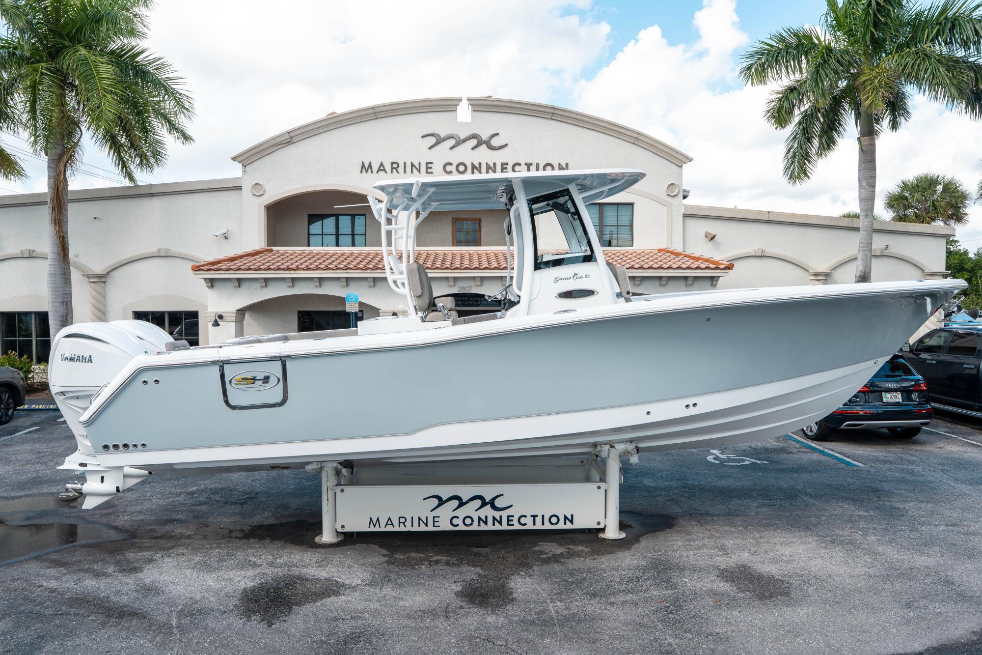 Sea Hunt Gamefish 30 Coffin Box
