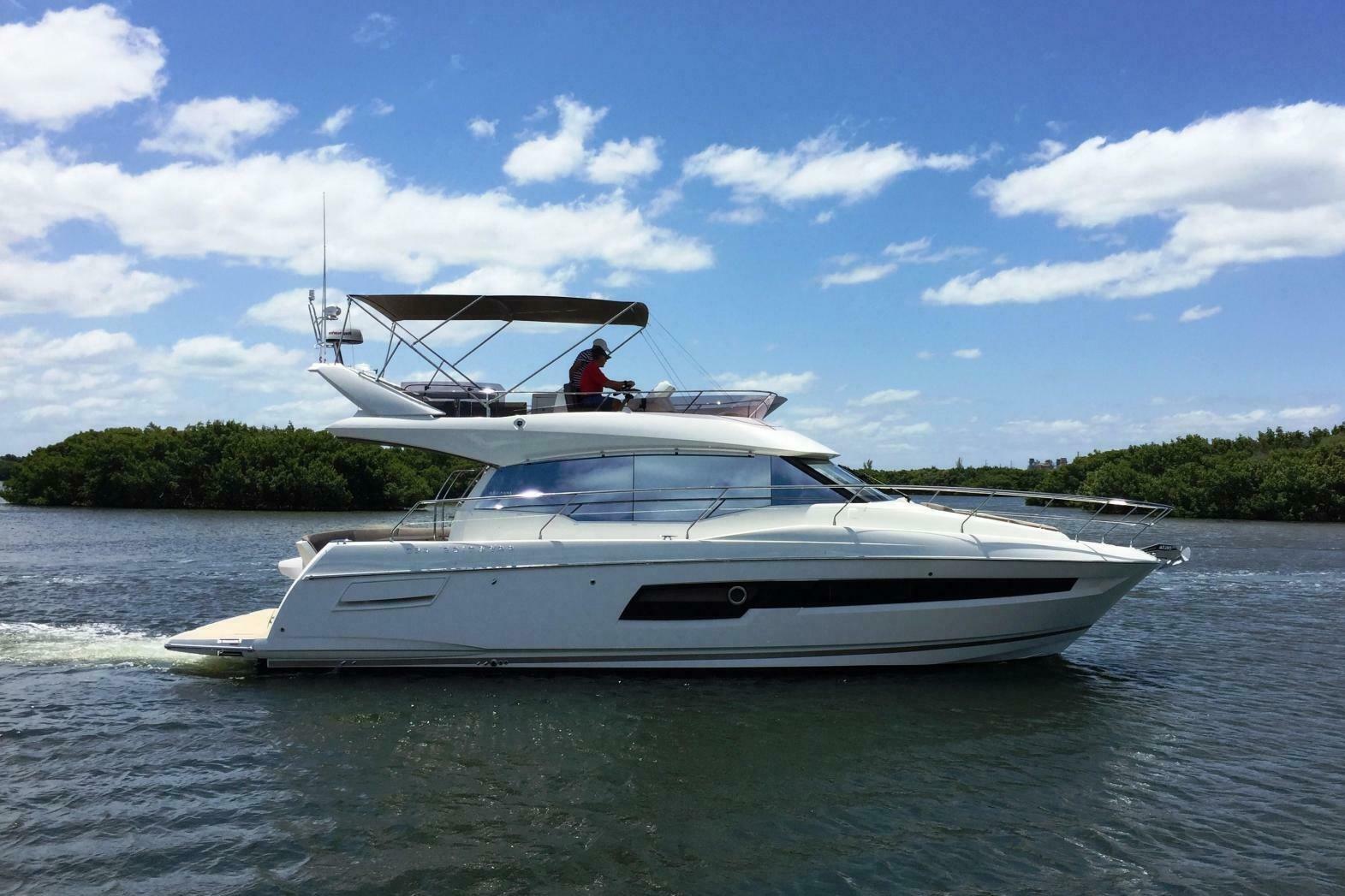 2017 Prestige 460 Fly
