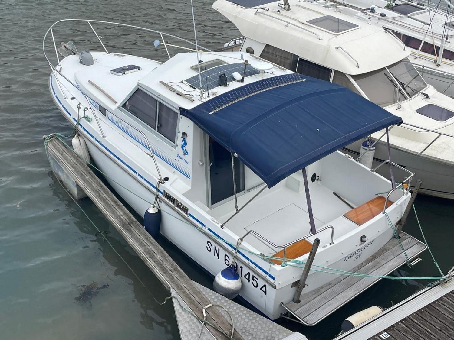 Beneteau Antares 800