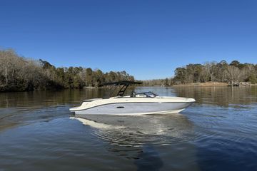 2025 Sea Ray SPX 230