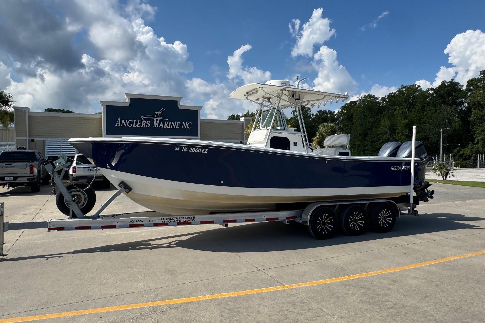 2000 Regulator 26 Center Console