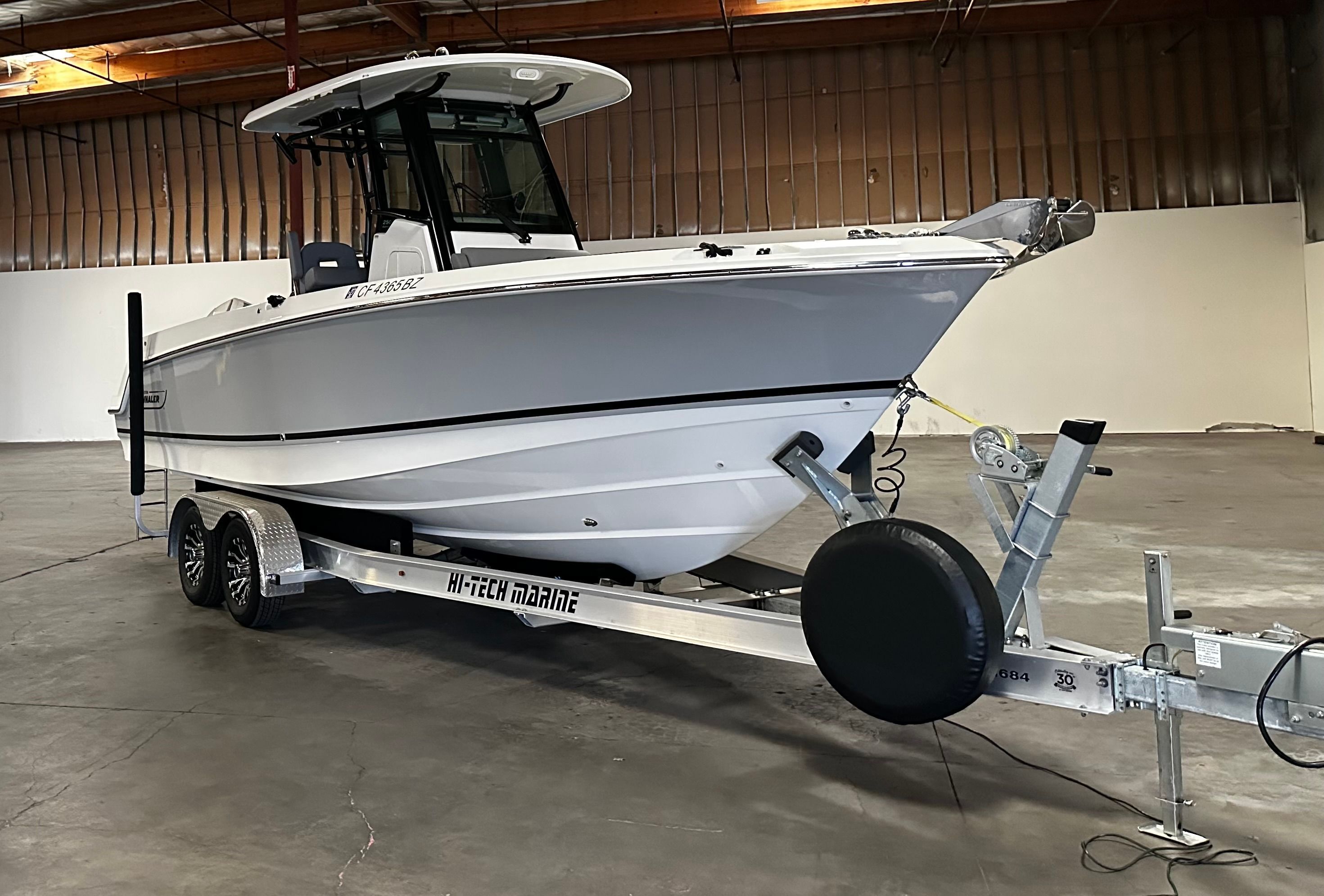 2024 Boston Whaler 250 Outrage