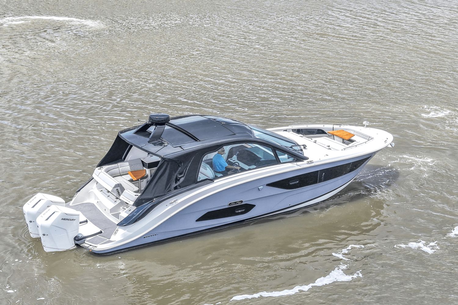 2022 Sea Ray Sundancer 370 Outboard