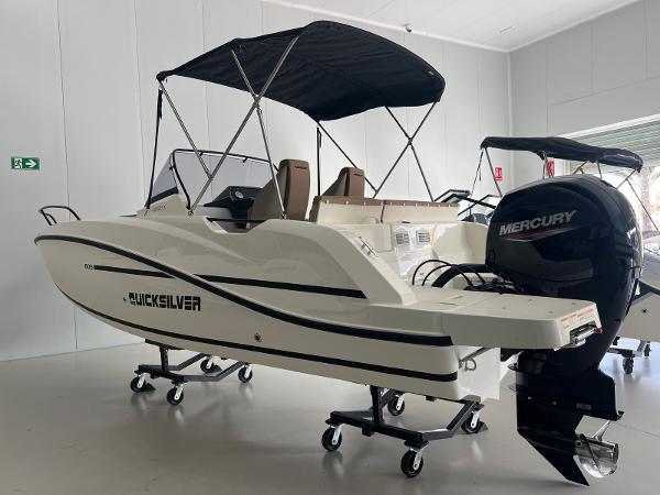2025 Quicksilver 605 Sundeck