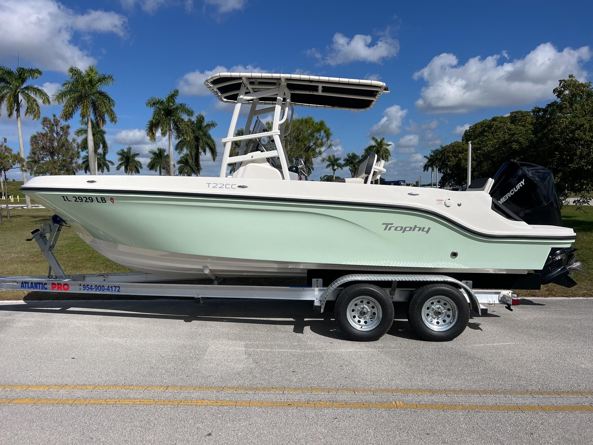 Bayliner T22CC – Explore Center Console Boat Models