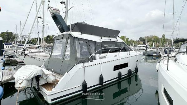 Sealine F380